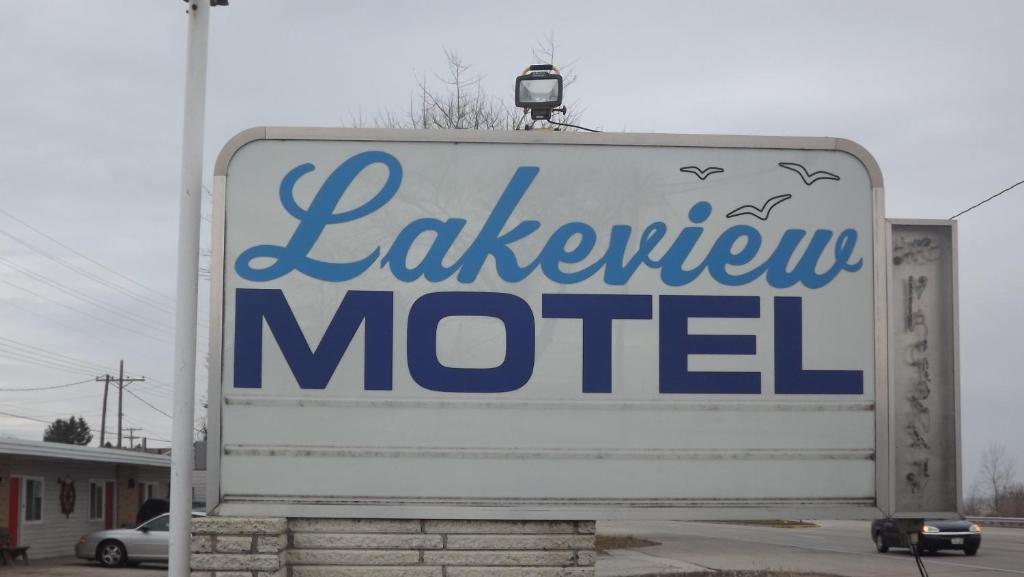 Lakeview Motel Two Rivers Екстериор снимка