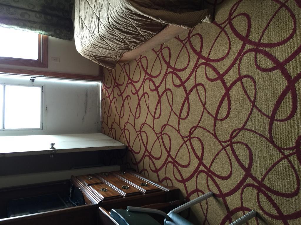 Lakeview Motel Two Rivers Екстериор снимка