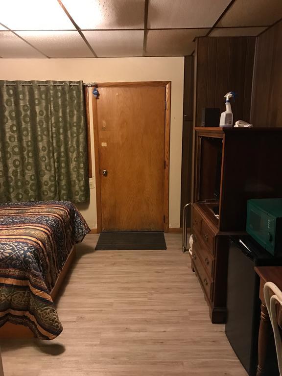 Lakeview Motel Two Rivers Екстериор снимка