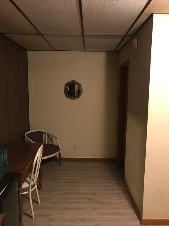 Lakeview Motel Two Rivers Екстериор снимка